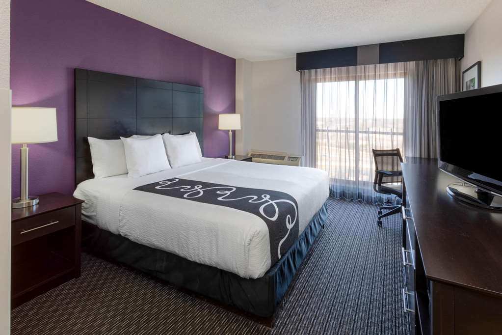 La Quinta Inn & Suites by Wyndham Minneapolis Bloomington W - photo 32