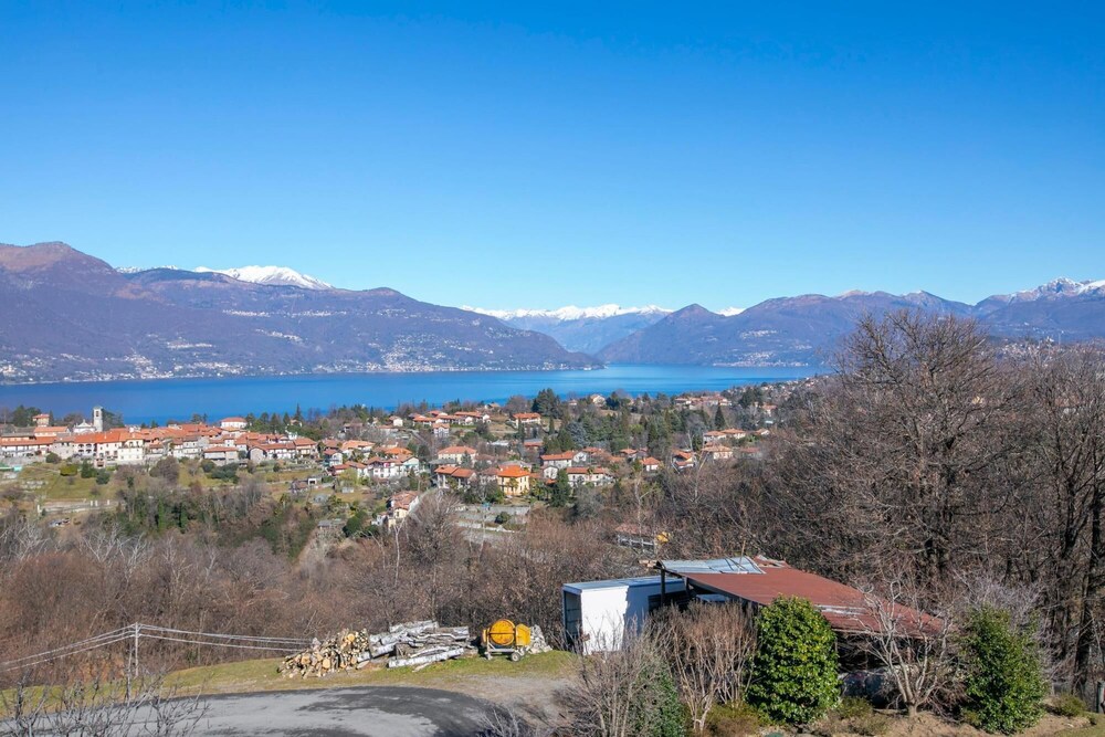 Il Lago Blu Loft With Pool — 4-Star Luxury Hotel in Castelveccana, Italy