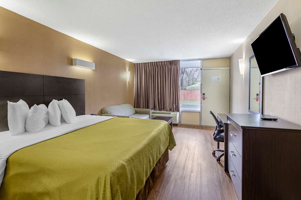 Econo Lodge Roanoke Civic Center - photo 15
