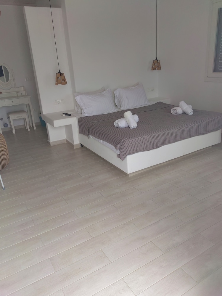 Ftelia Breeze - carbon neutral hotel in Mykonos