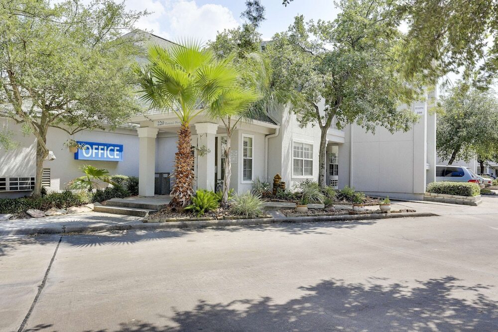 Studio 6 Houston Spring - featured photo