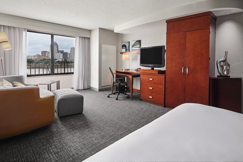 Courtyard by Marriott Shreveport Bossier Louisiana Boardwalk - photo 10
