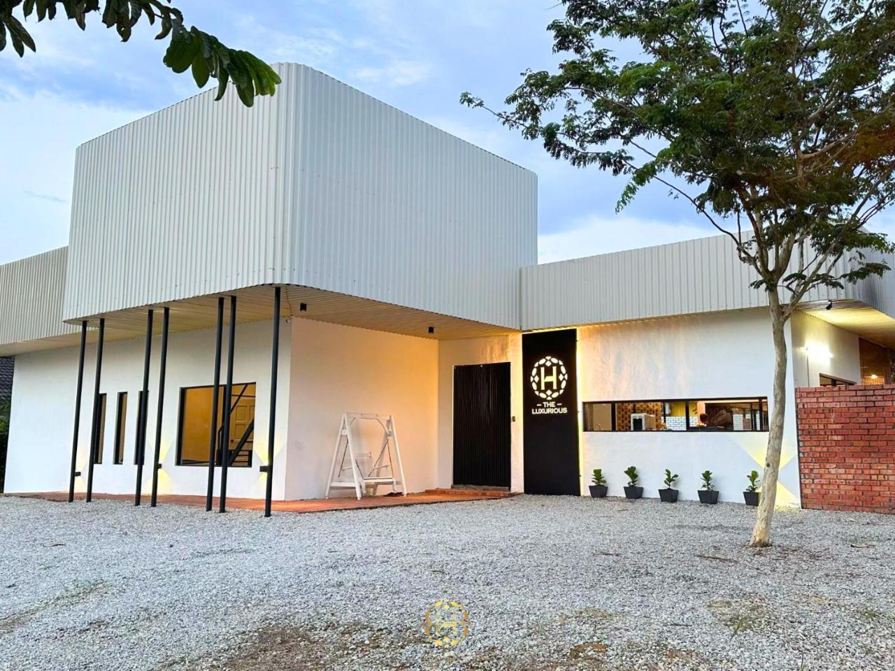 The Luxurious 1256 Forest Flow Villa — 4-Star Luxury Hotel in Alor Gajah, Malaysia