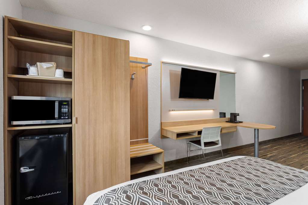 Microtel Inn & Suites by Wyndham Zephyrhills - photo 23