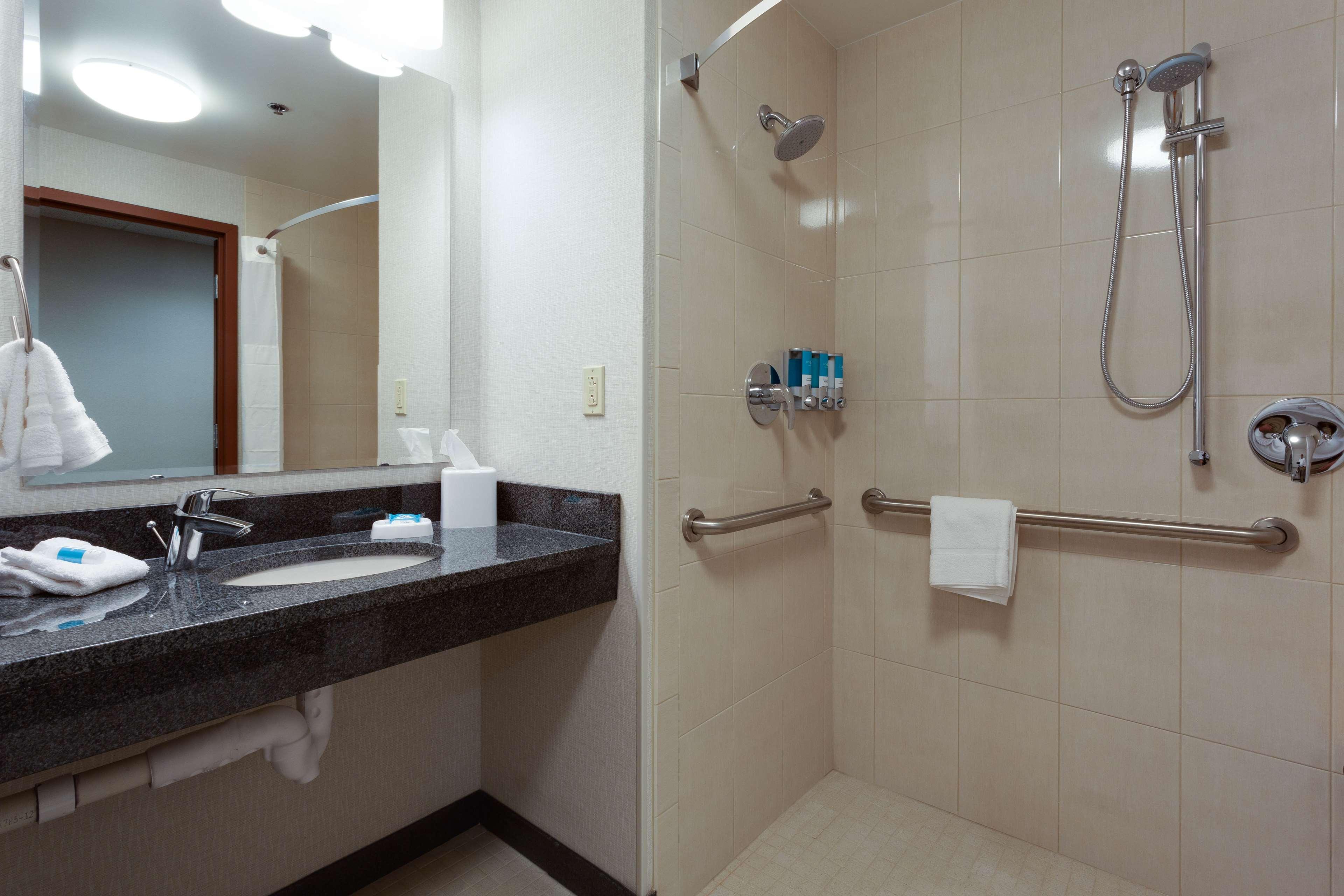 Howard Johnson Inn Columbia - photo 6