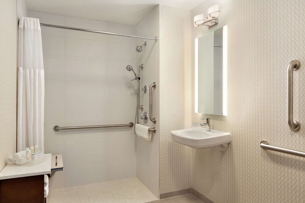 Homewood Suites by Hilton Portland Airport - photo 28