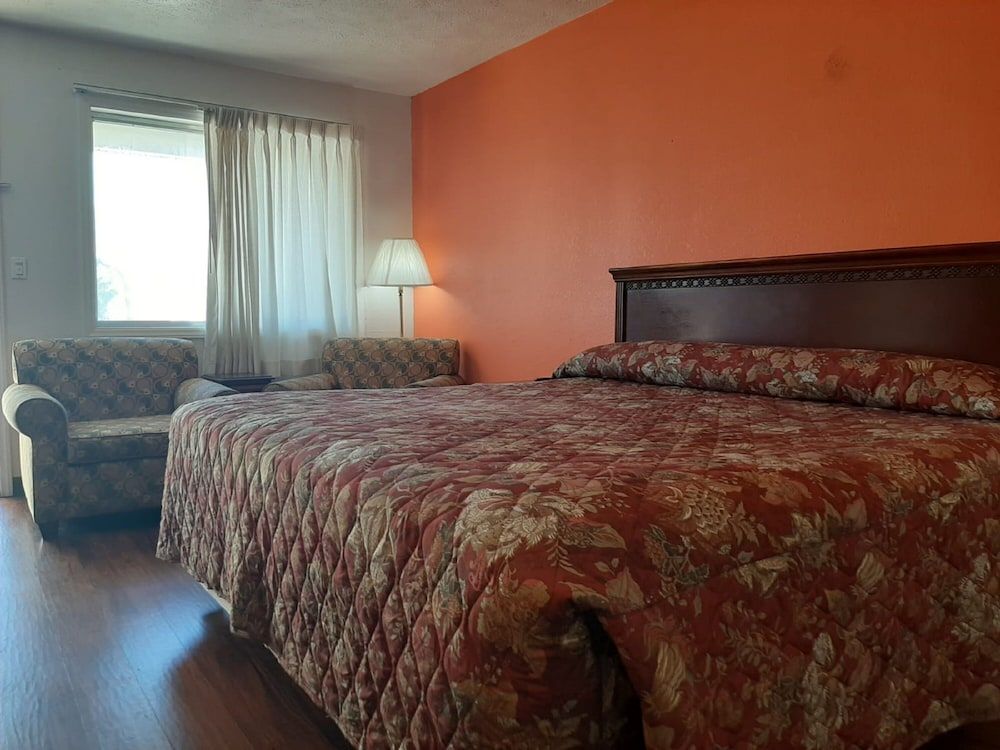 Super 8 Jonesville Elkin Area - photo 18