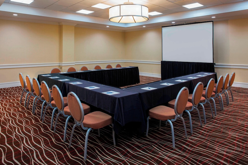 Four Points by Sheraton Suites Tampa Airport Westshore - photo 26