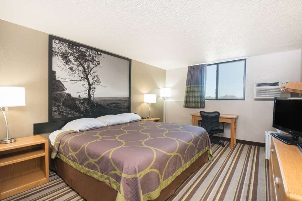 Super 8 by Wyndham Jamestown - photo 8