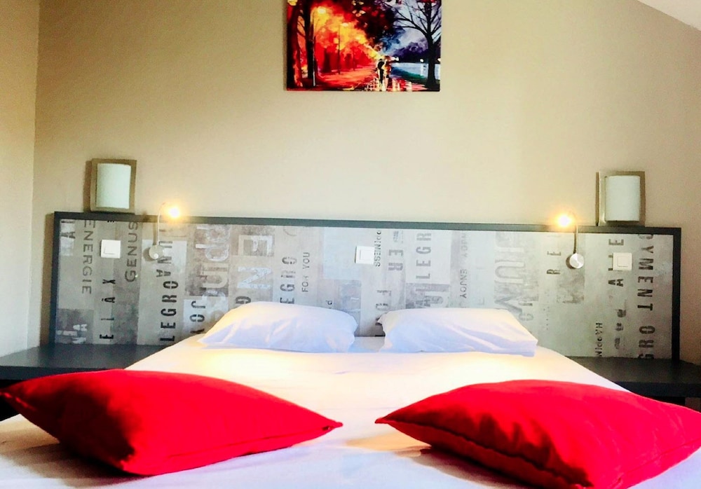 Logis Hotel de la Thalie in Chalon-Sur-Saone, France