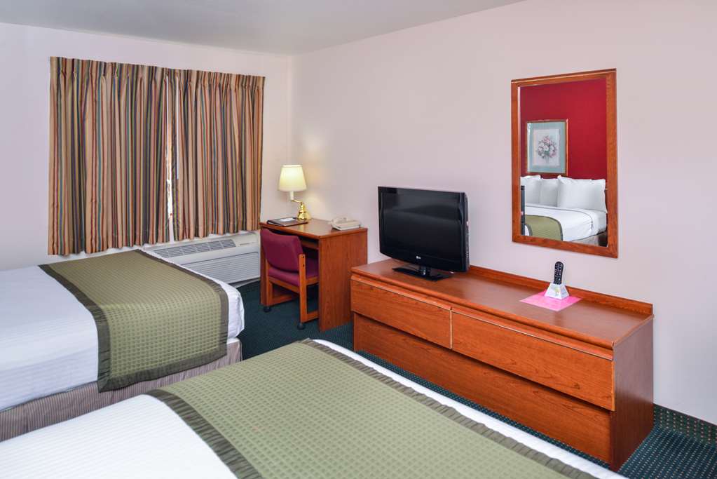 Travelodge Suites by Wyndham Newberg - photo 27