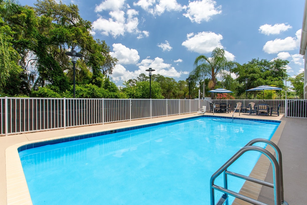 Holiday Inn Express Hotel & Suites Silver Springs Ocala by IHG - photo 16