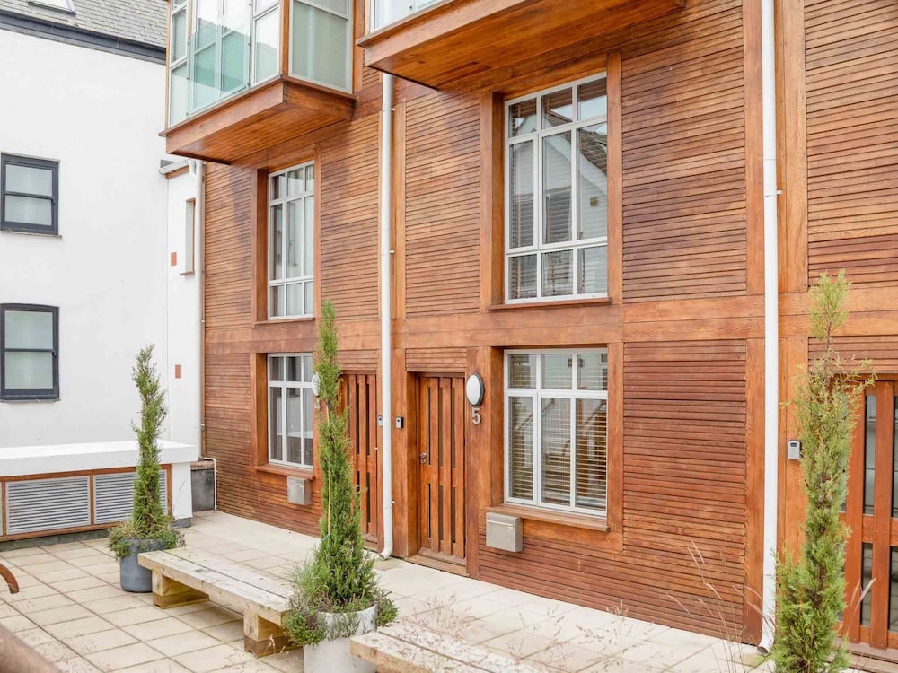5 Harbour Yard in Salcombe, United Kingdom
