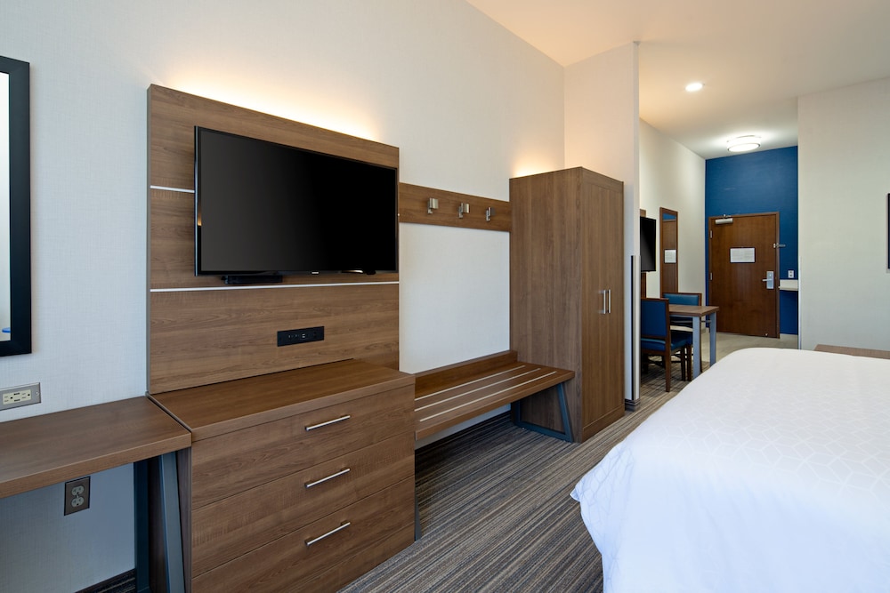 Holiday Inn Express Hotel & Suites Atascadero by IHG - photo 23