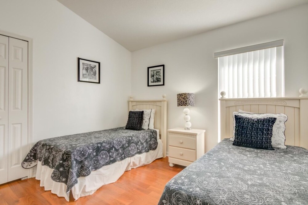 IT11361 Cumbrian Lakes 4 Bed 3 Baths Villa - photo 2