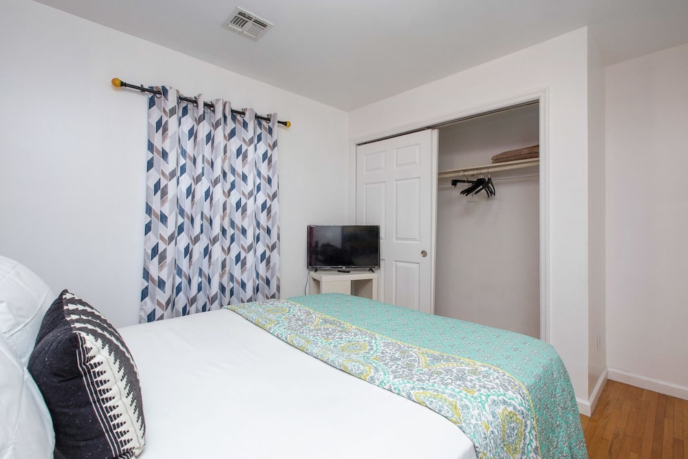 Racpanos Modern Stay on Forrest Street - photo 36
