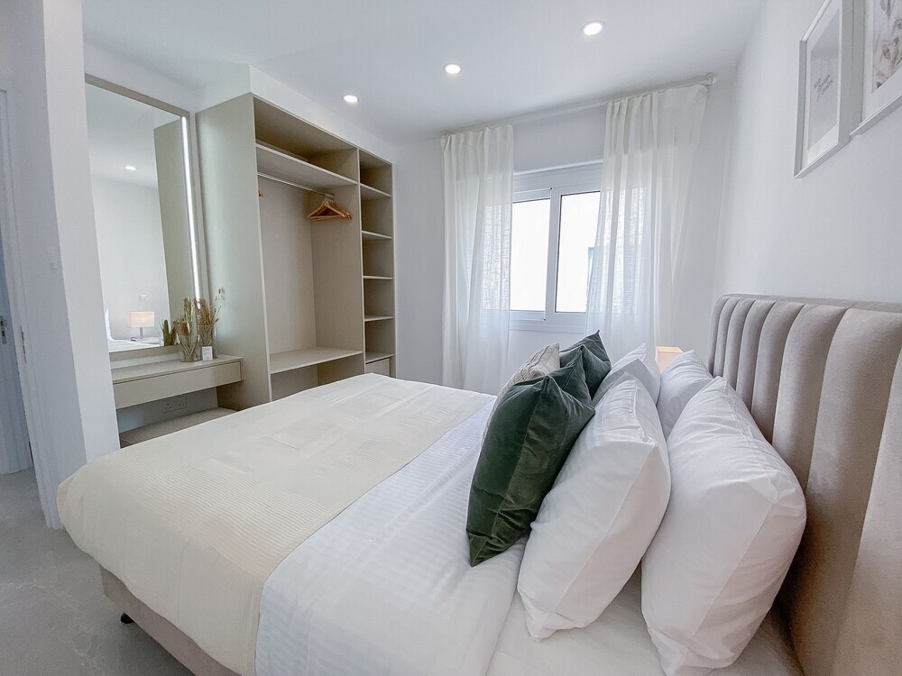 Limnaria 134: Seaview Modern Flat