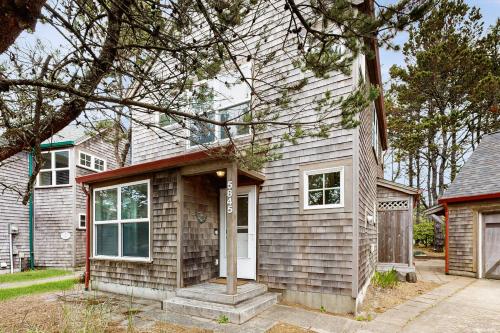 BareFoot Breeze in Pacific, United States