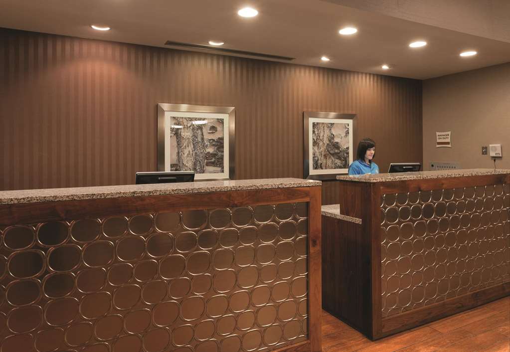 La Quinta Inn & Suites by Wyndham Butte - photo 10