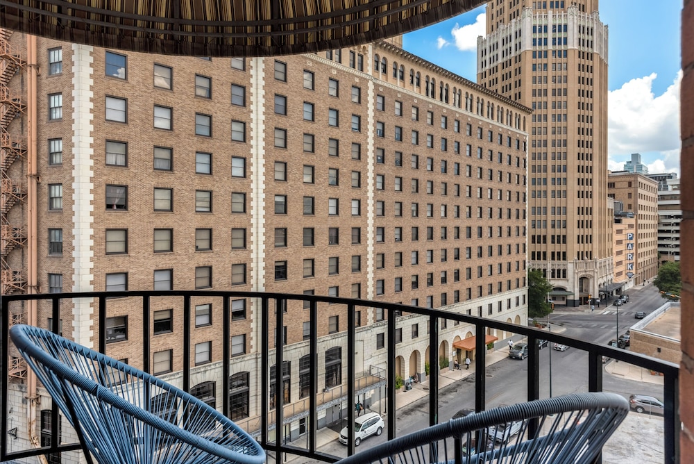 Riverwalk Plaza - photo 98