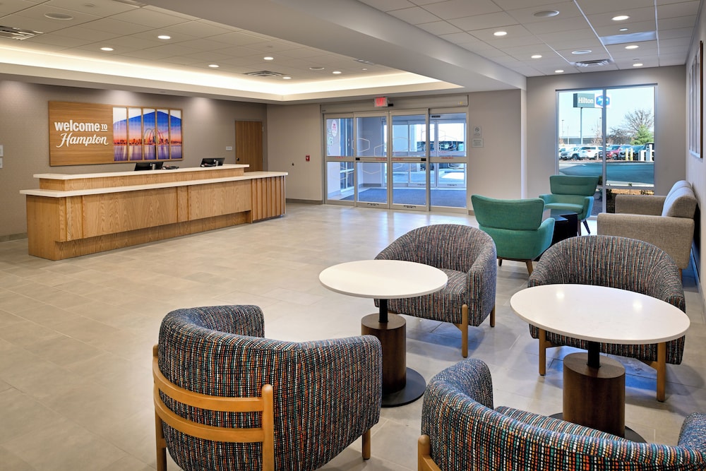 Hampton Inn by Hilton St. Louis Airport - photo 3