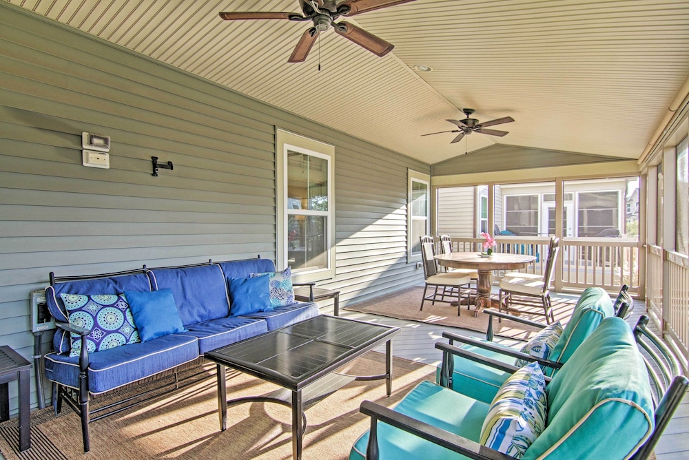 Resort Amenities & Screened Porch: Ocean View Home - photo 14