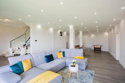 Pena View Villa — 4-Star Luxury Hotel in Santa Cruz, Portugal