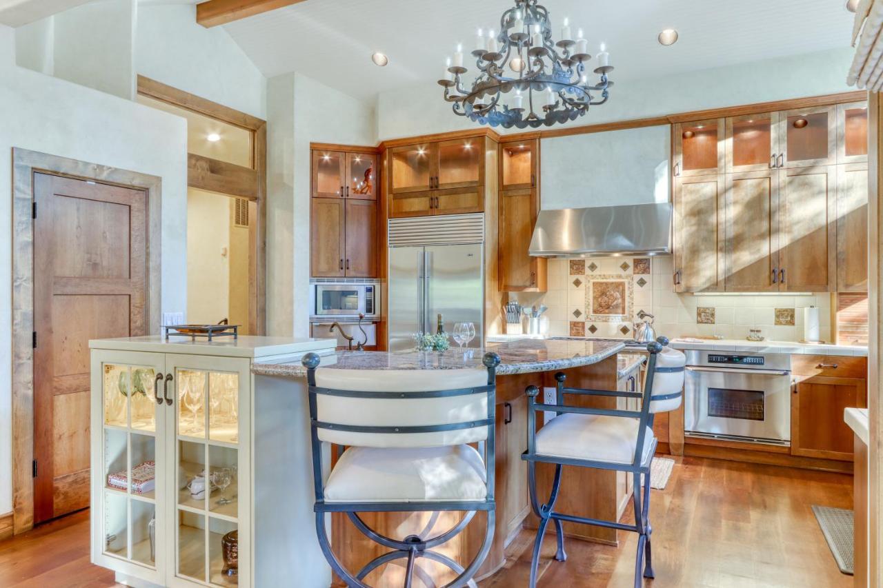 P and K Getaway in Sunriver, United States