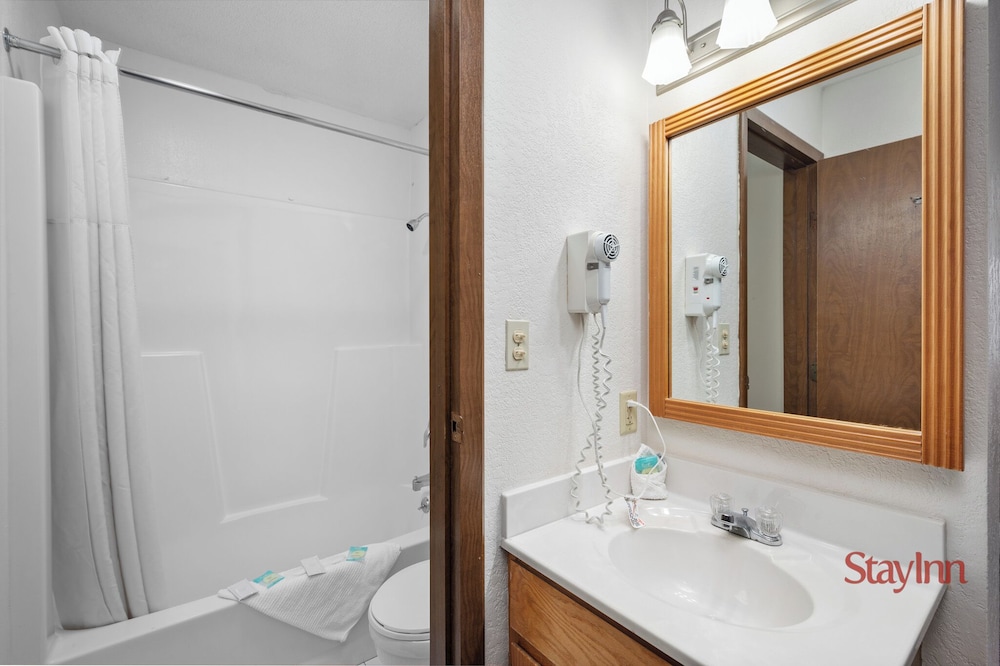 Americas Best Value Inn Grand Forks - photo 18
