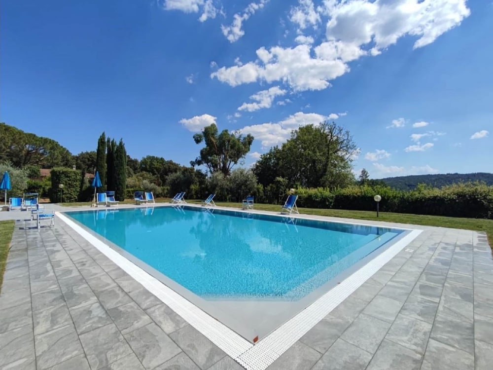 Nice Holiday Home in Gambassi Terme With Pool Gambassi Terme — 4-Star Luxury Hotel in Gambassi Terme, Italy