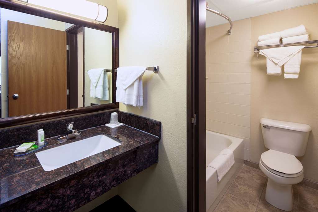 AmericInn by Wyndham Ashland - photo 23