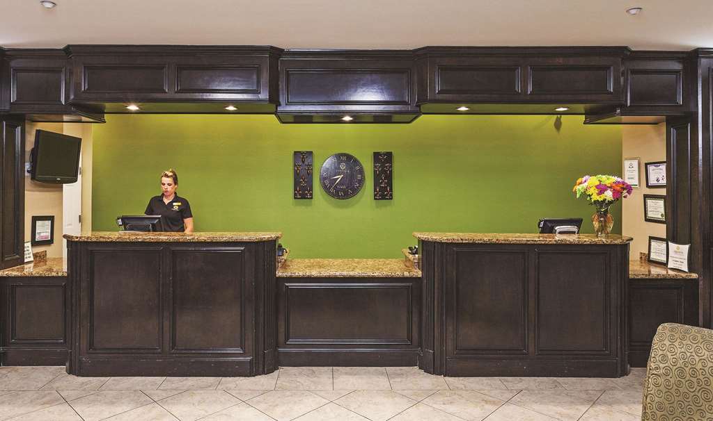La Quinta Inn & Suites by Wyndham Livingston - photo 7