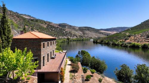 Quinta de Merouço Villa do Rolapipas — 4-Star Luxury Hotel in Alijo, Portugal