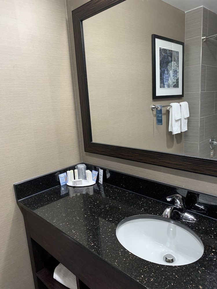 Fairfield Inn & Suites by Marriott New York Staten Island - photo 19