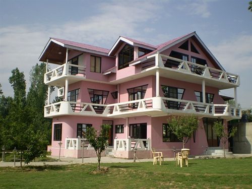 Shalimar Enclave - carbon neutral hotel in Srinagar