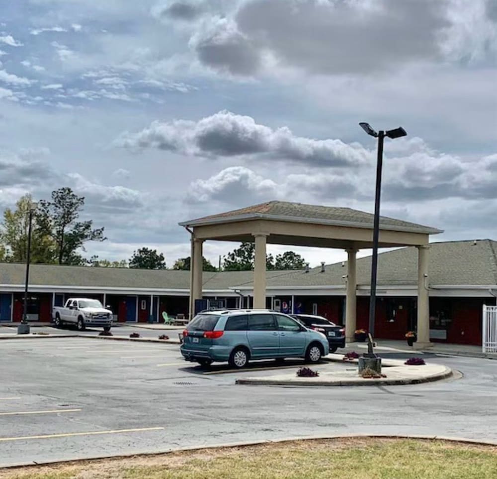Lake Seminole Inn By Belvilla Marianna Hwy 90 - photo 20