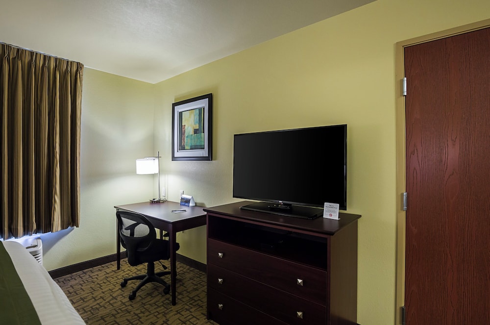 Cobblestone Inn & Suites Altamont - photo 22