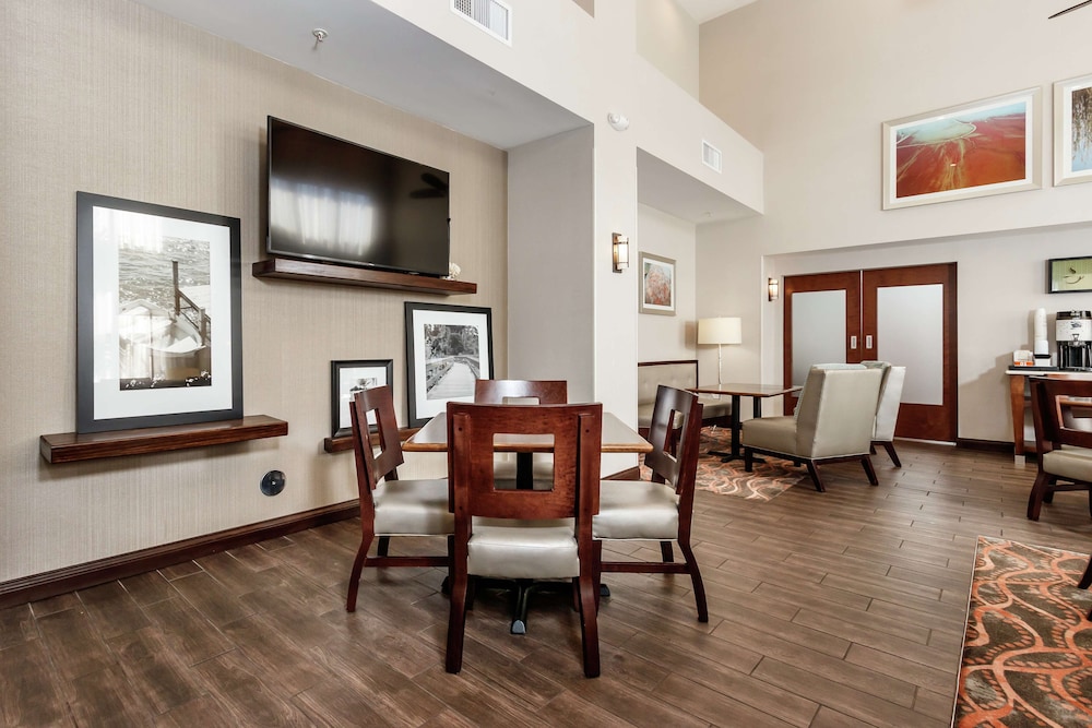 Hampton Inn & Suites Navarre - photo 26