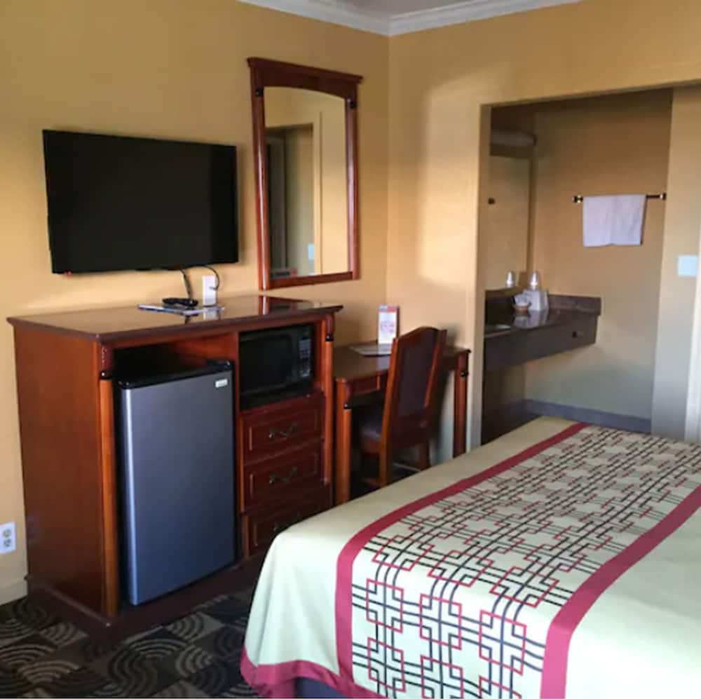 National City Motel - photo 4