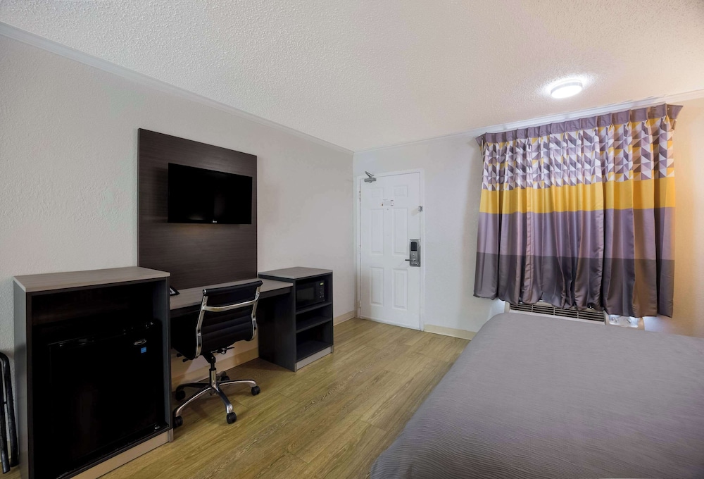 Quality Inn Tallahassee near University - photo 16