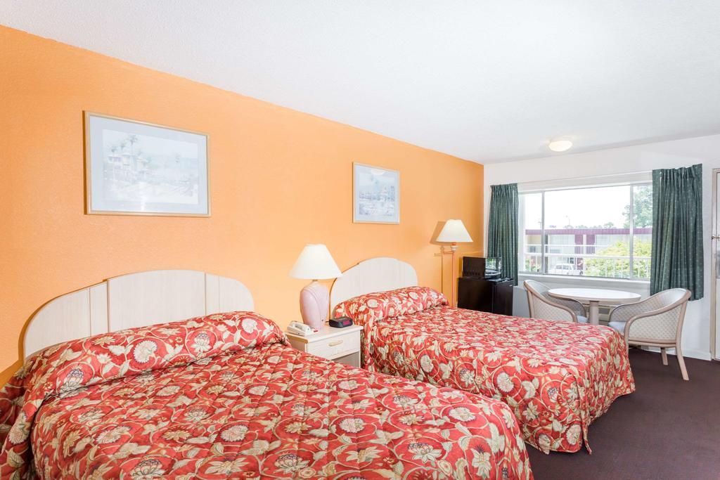 Knights Inn Hardeeville - photo 14