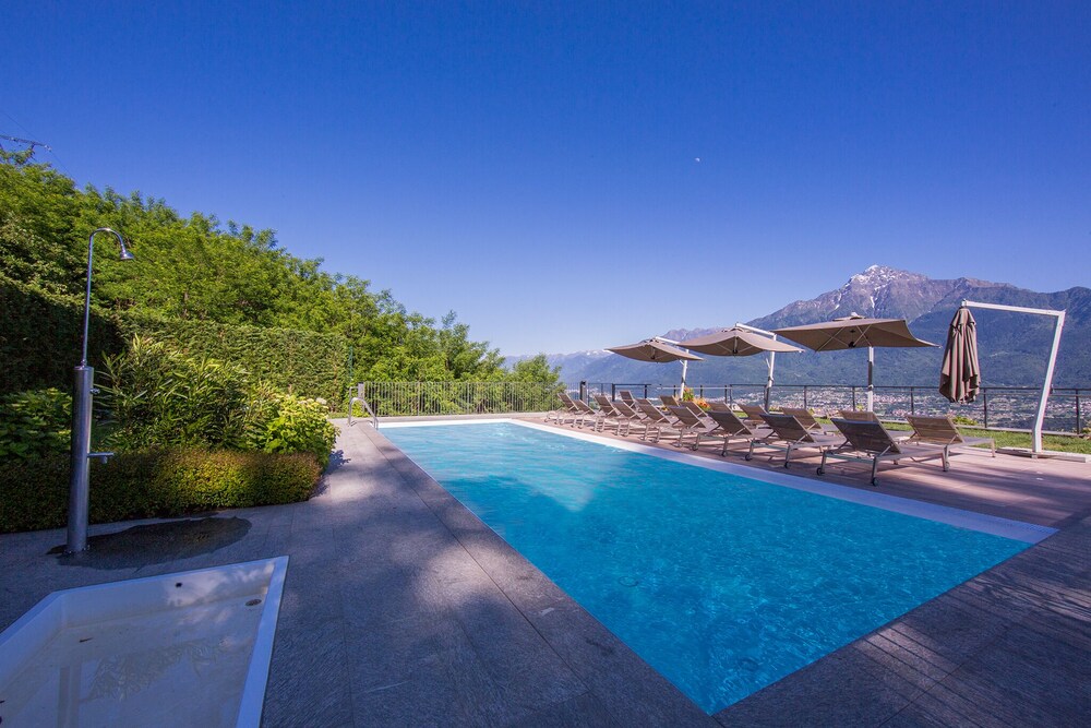 Vista Vercana Fantastico — 4-Star Luxury Hotel in Vercana, Italy