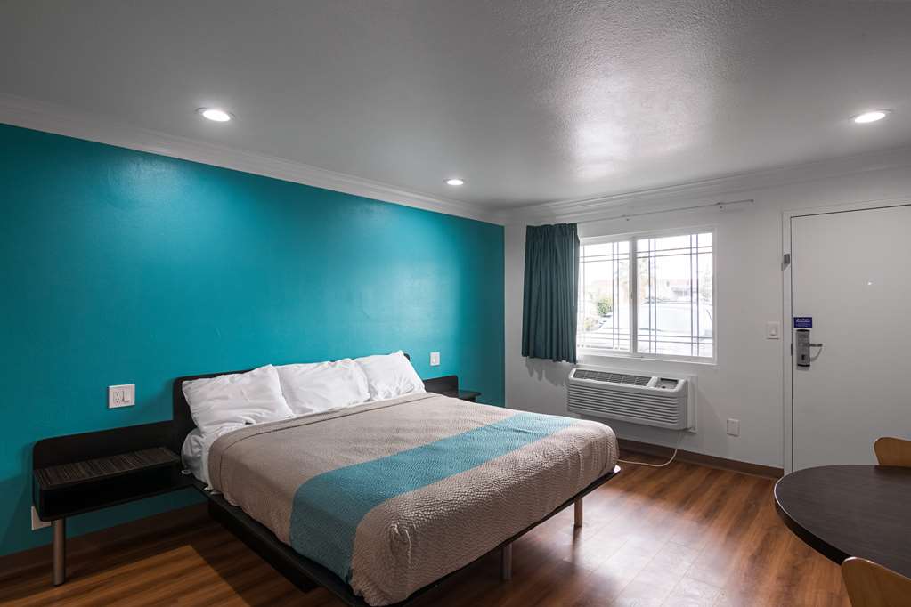 Motel 6 Norwalk CA - photo 15