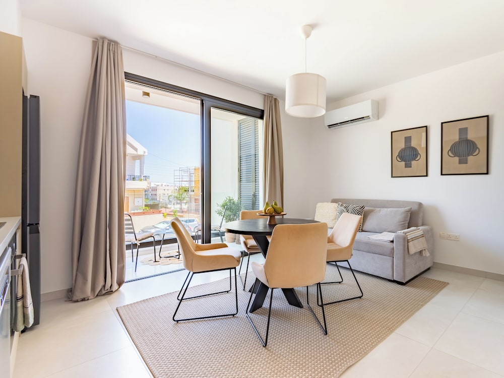 Sanders Only — 4-Star Luxury Hotel in Limassol, Cyprus
