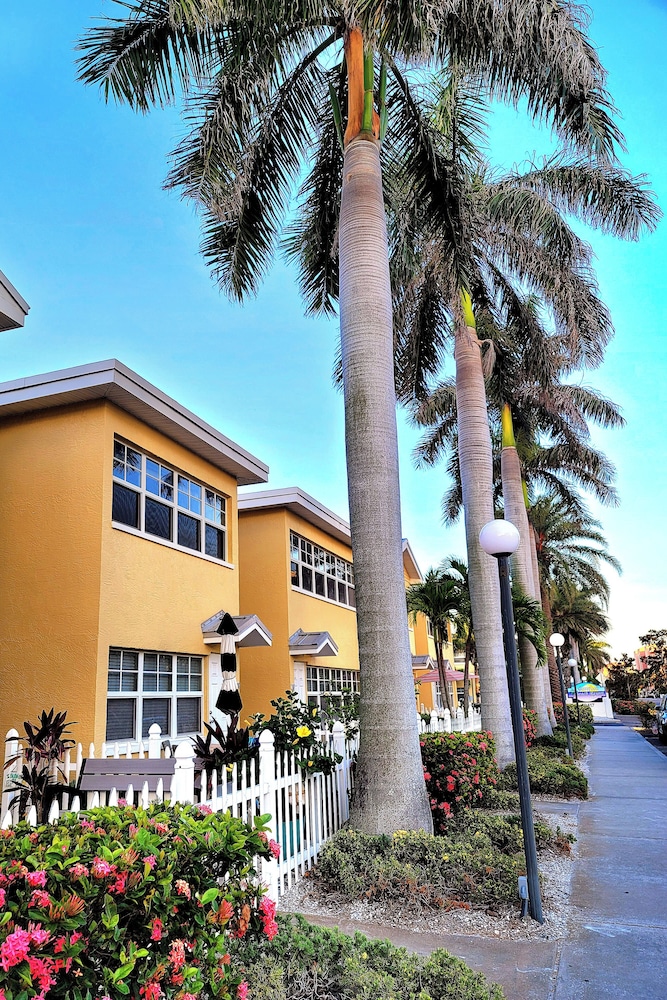 Barefoot Beach Resort - photo 42
