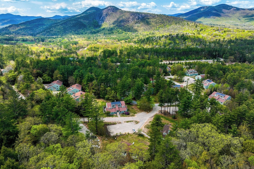 Resort Condo w Loft: 1 Mi to Attitash Mountain - photo 2