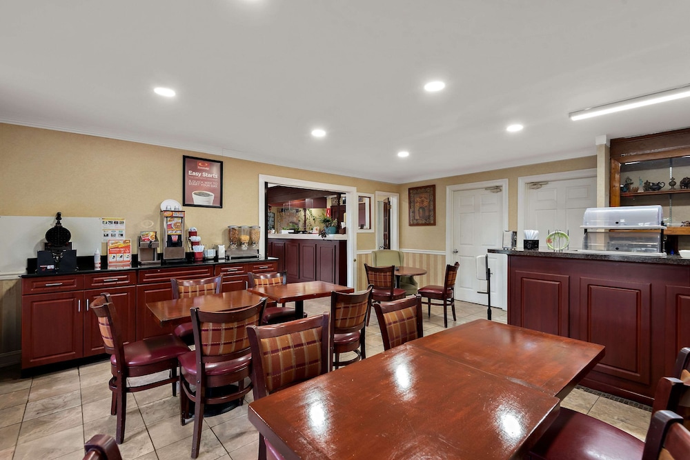 Econo Lodge Princess Anne - photo 30