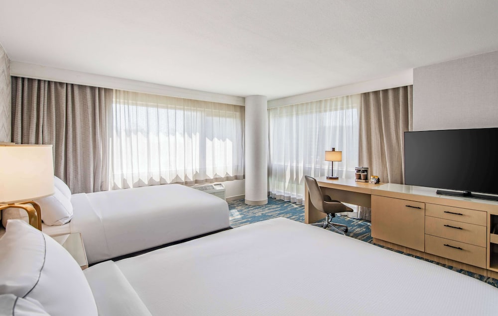 DoubleTree by Hilton LAX El Segundo - photo 13