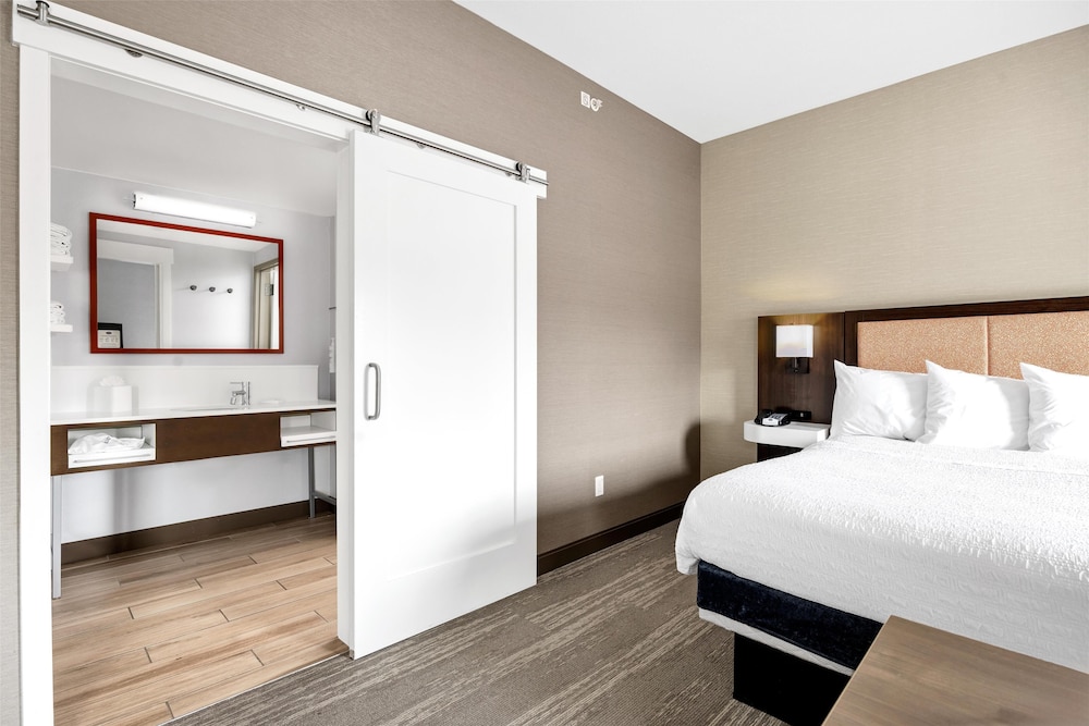 Hampton Inn & Suites Logan - photo 14