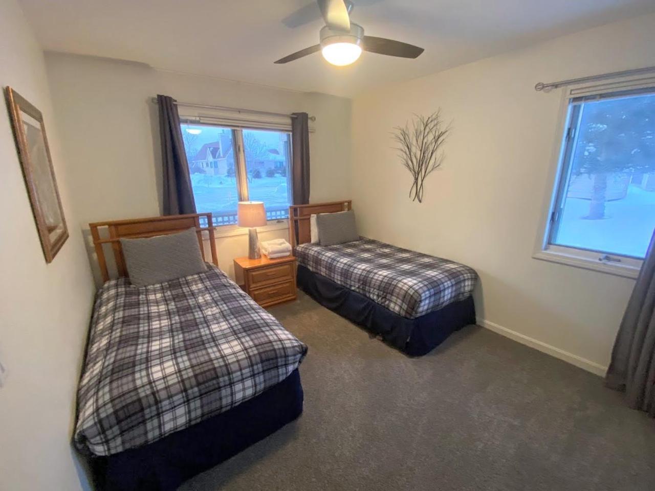 G3 Classy Bretton townhome with AC fast wifi great mountain views right on the golf course - photo 19